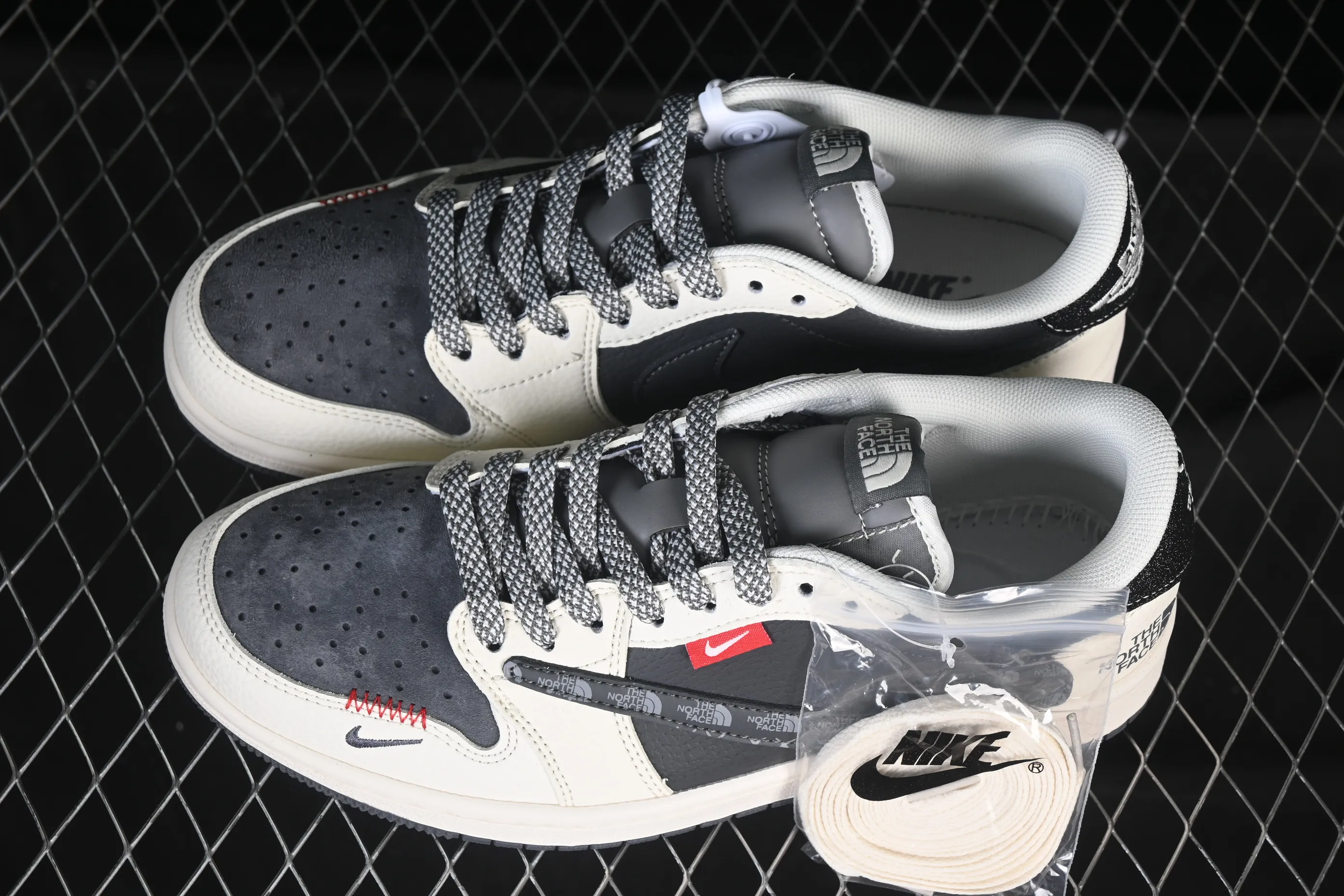 All categories Air Jordan Jordan series basketball shoes Air Jordan 1 Low High-end customized low-top sneakers Travis Scott x Fragment Design x Air Jordan 1 Low OG SP AJ1 Joe 1 North Face joint printed beige and black woven label low-top cultural casual sneakers QW5088-205
